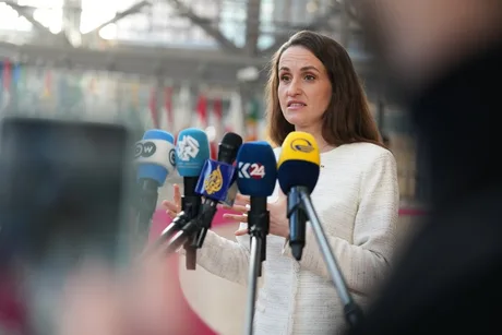Oana Țoiu discută despre extinderea UE și securitatea regională.