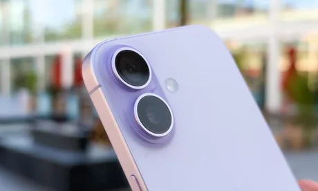 Apple reduce producția iPhone 17 din cauza crizei cipurilor și scumpirilor.