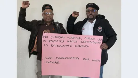 Protest al minerilor din Botswana împotriva disponibilizărilor și sărăciei.