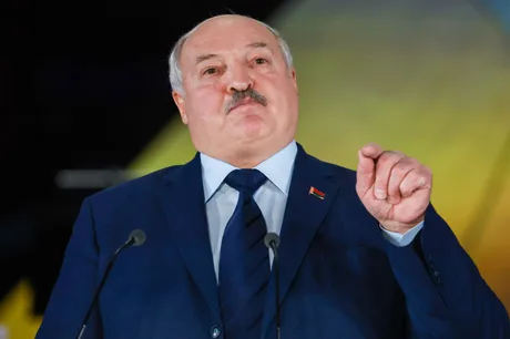 Lukașenko discutând despre situația economică din Belarus.