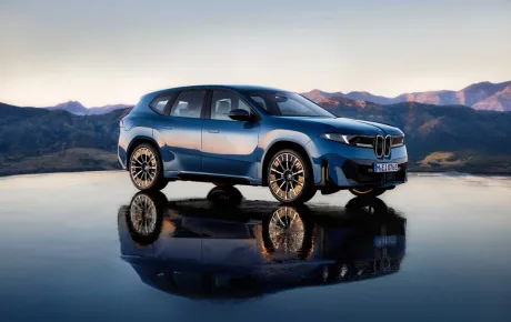BMW iX3, un model electric popular în Europa, cu vânzări în creștere.