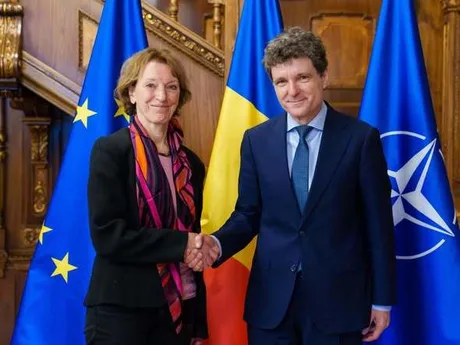 Nicușor Dan și Maria Leptin discută despre finanțarea cercetării în România.