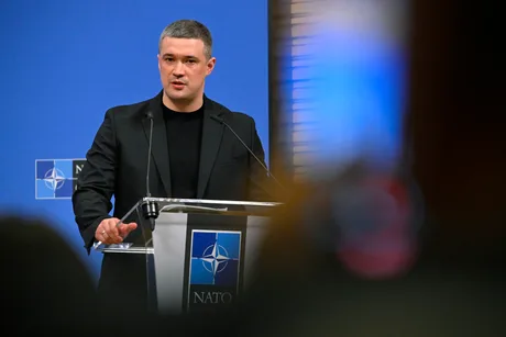 Demiterea ministrului Apărării din Ucraina afectează achizițiile de drone și artilerie.