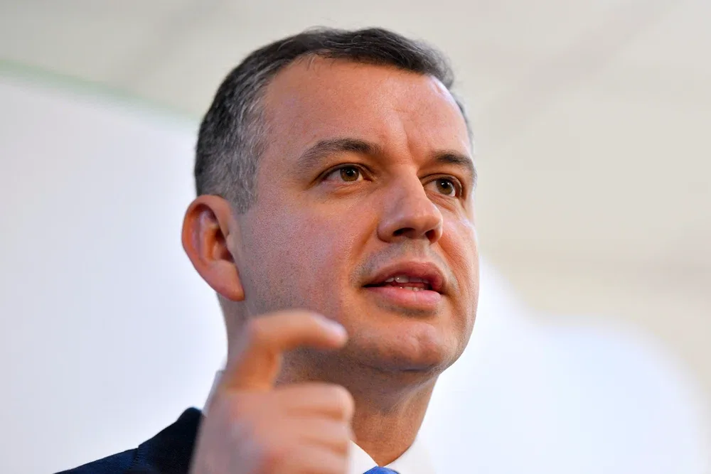 Eugen Tomac discută despre riscurile alegerilor anticipate în contextul politic actual.