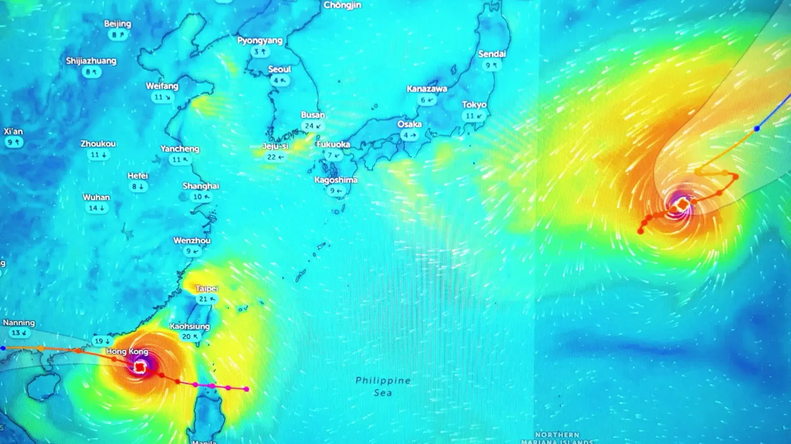 Harta prognozelor meteo cu taifunul Delfin în Asia de Est.