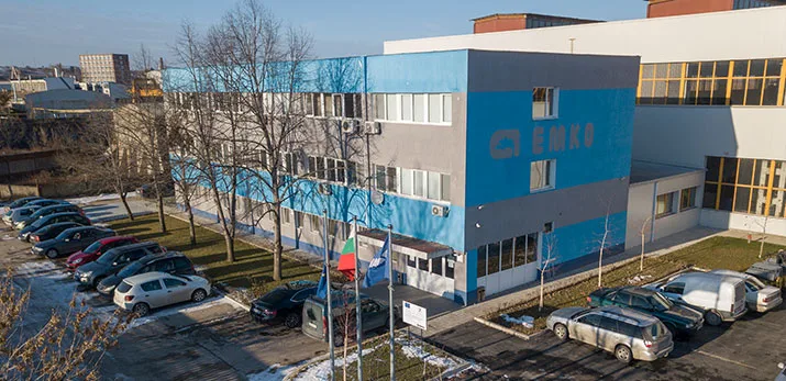 Fabrica EMCO din Belitsa, afectată de o explozie și incendiu, evacuări în zonă.