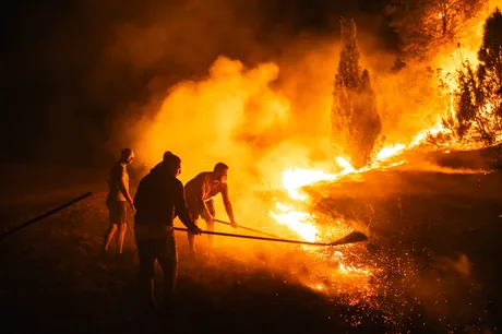 Intervenție pentru stingerea incendiilor de vegetație în Serbia.