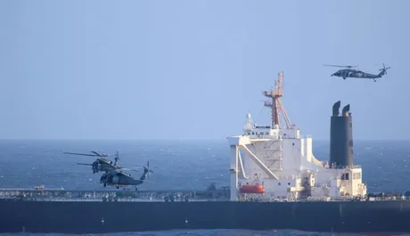 Forțele americane interceptează un petrolier în Oceanul Indian, evidențiind sancțiunile impuse Iranului.