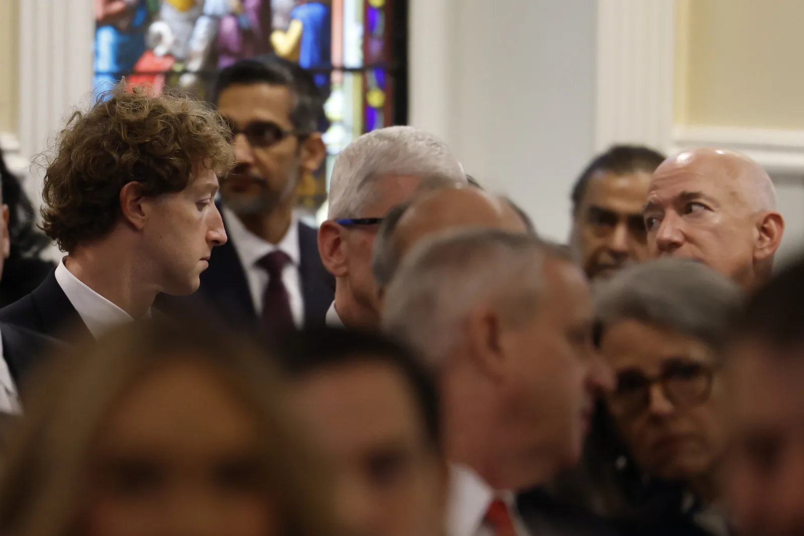 Mark Zuckerberg discutând despre siguranța adolescenților pe rețelele sociale în instanță.