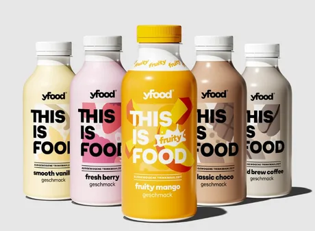 Băuturi Yfood variate, disponibile în ambalaje atractive și culori diverse.