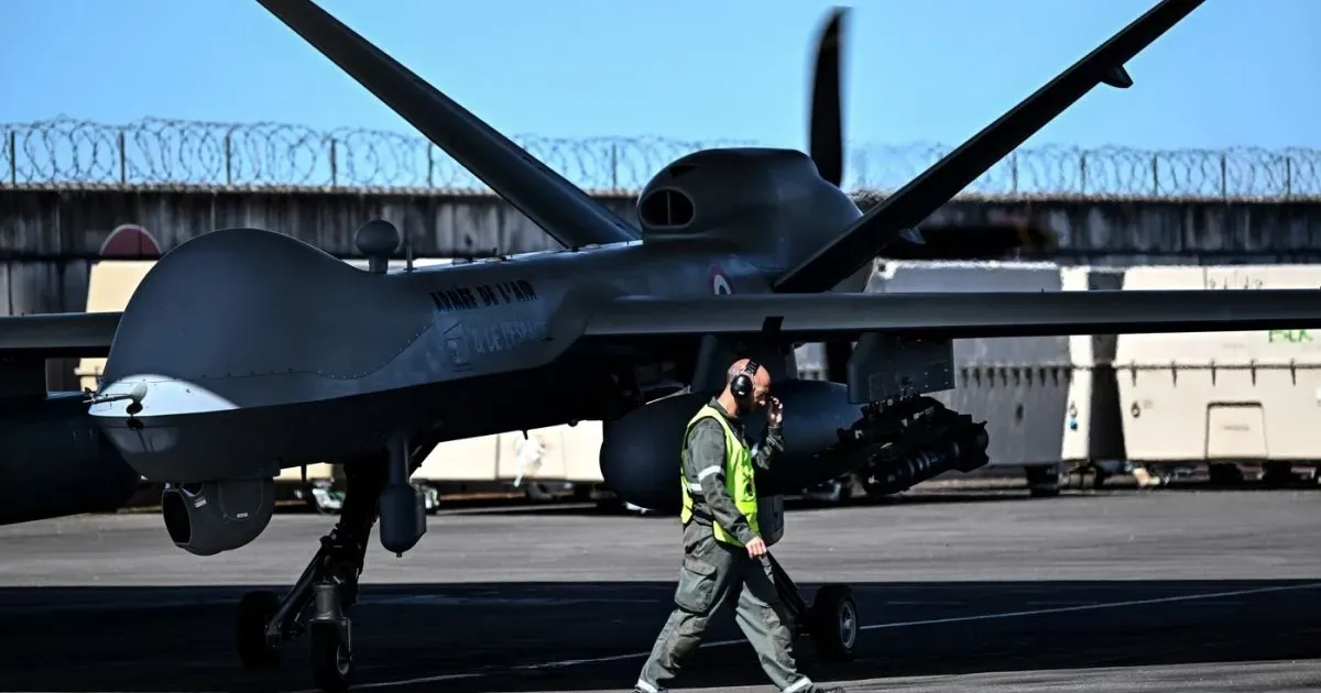 Drone militare inovatoare cu autonomie extinsă pentru misiuni pe termen lung.