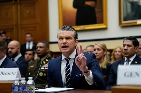 Pete Hegseth susține poziția administrației Trump în fața Congresului, în contextul războiului din Iran.