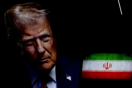 Donald Trump discută despre interceptarea unei nave cu echipamente militare.