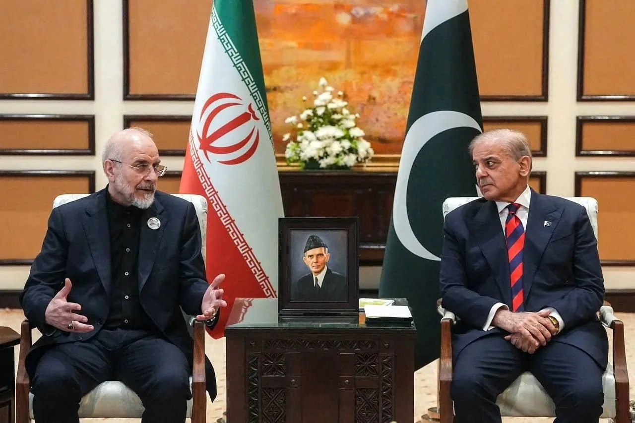Discuții între oficiali iranieni și pakistanezi despre deblocarea fondurilor și negocieri.