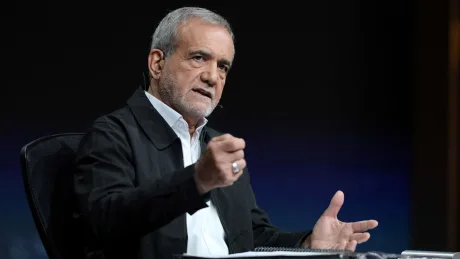 Oficial iranian îndeamnă tinerii să apere centralele electrice.