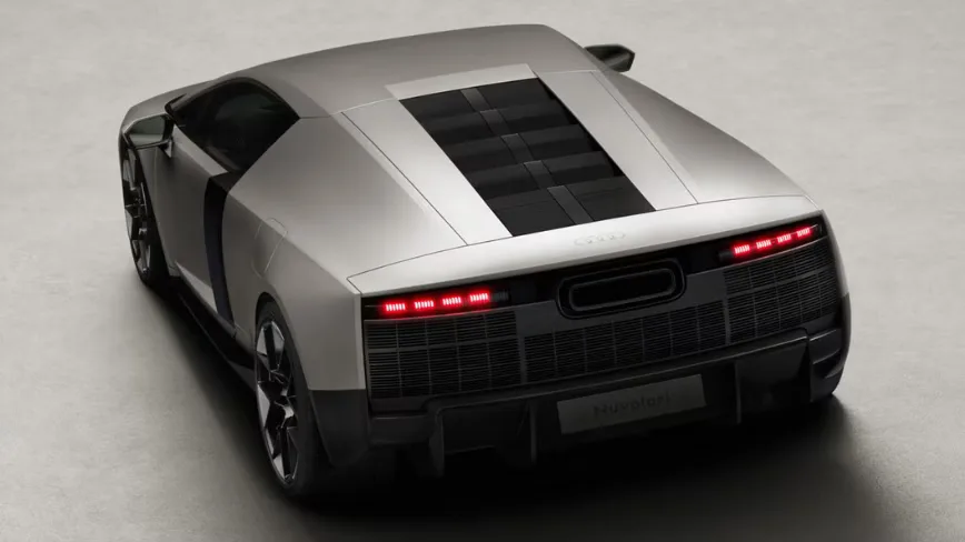 Design futurist al supercarului hibrid Audi Nuvolari, cu linii elegante.