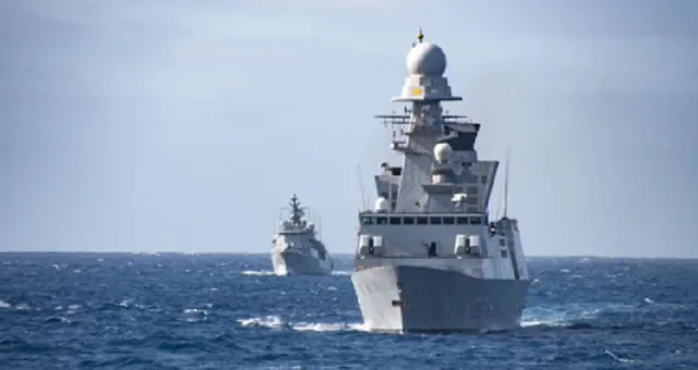 Nave militare navigând pe Marea Neagră în timpul exercițiului Sea Breeze.