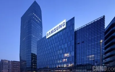 Clădire modernă Samsung în lumina serii, simbol al inovației tehnologice.
