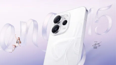 Detaliu al unui smartphone cu un design elegant și camere performante.