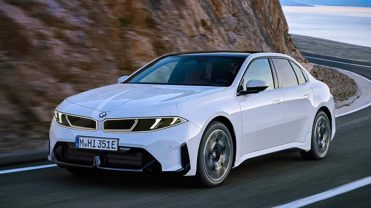 Noua ediție BMW i3 50 xDrive oferă dotări premium și autonomie extinsă.