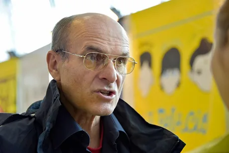 Cristian Tudor Popescu discută despre tensiunile politice din PNL și PSD.