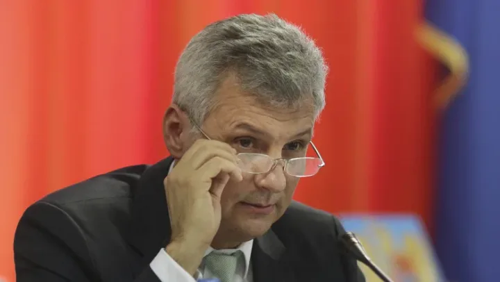 Daniel Zamfir discută despre transparență și verificări în Ministerul Economiei.