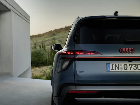 Noua generație Audi Q7 cu design modern și motorizare diesel V6.