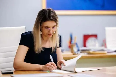Ministrul Mediului semnează documente pentru reorganizarea direcțiilor silvice.
