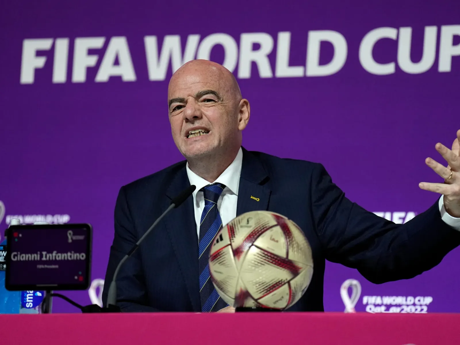 Gianni Infantino discutând despre viitorul FIFA și provocările actuale.