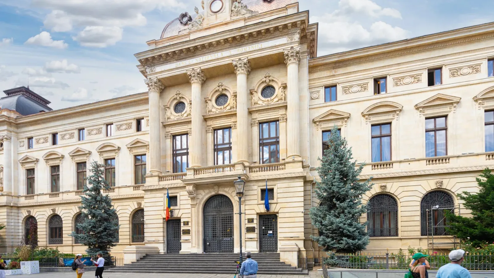 Clădirea BNR, simbol al stabilității financiare în România.