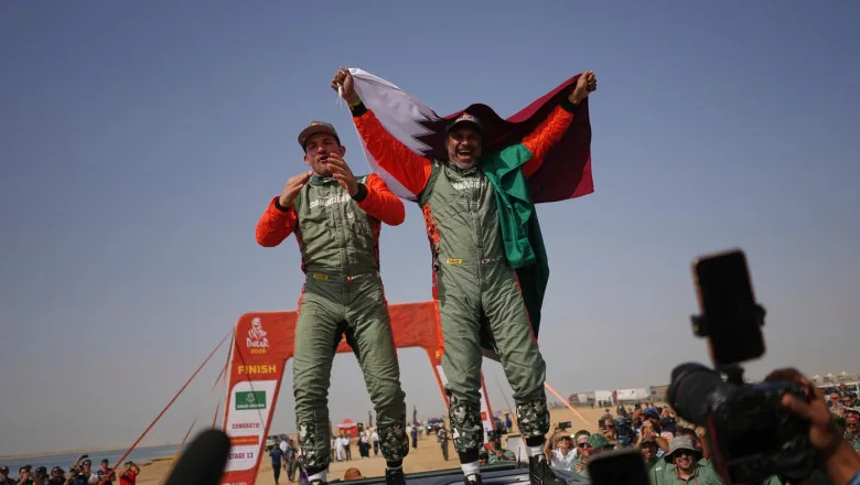 Echipa Dacia sărbătorește victoria la Raliul Dakar 2026.