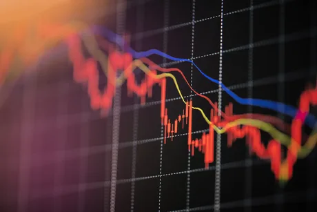 Grafic care ilustrează fluctuațiile financiare și riscurile economice din România.