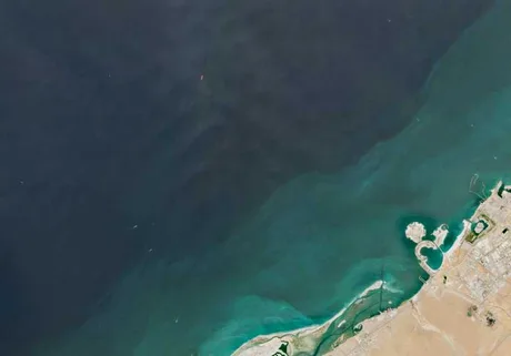 Deversare de petrol afectează plajele din Ras Al Khaimah și alte emirate.