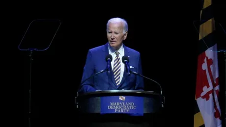 Joe Biden susține un discurs la un eveniment de strângere de fonduri în Maryland.