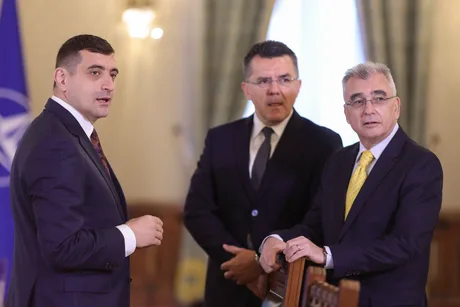 Discuții politice despre Legea integrității și transparența declarațiilor de avere.