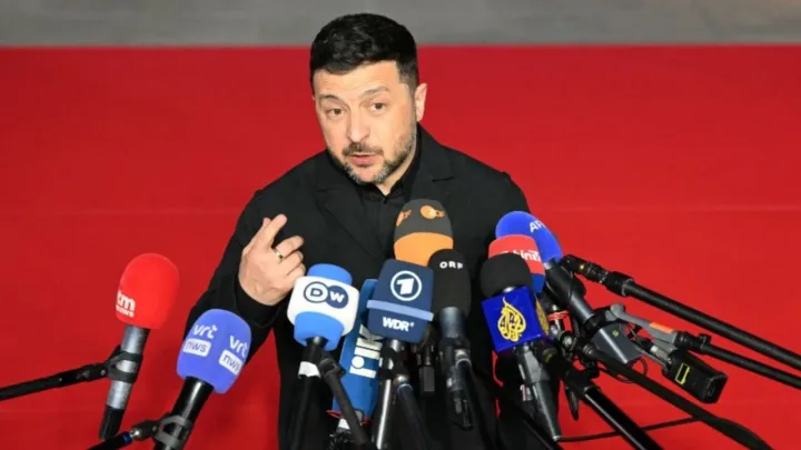 Zelenski discută despre presiunea asupra Rusiei la Bruxelles.