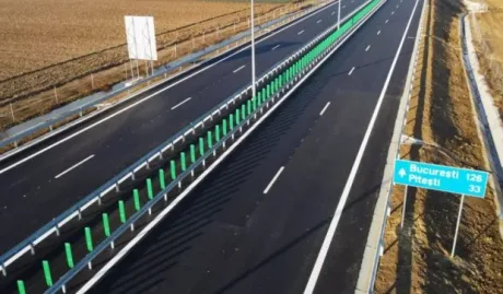 Drum expres modernizat cu benzi de circulație și alveole de urgență.
