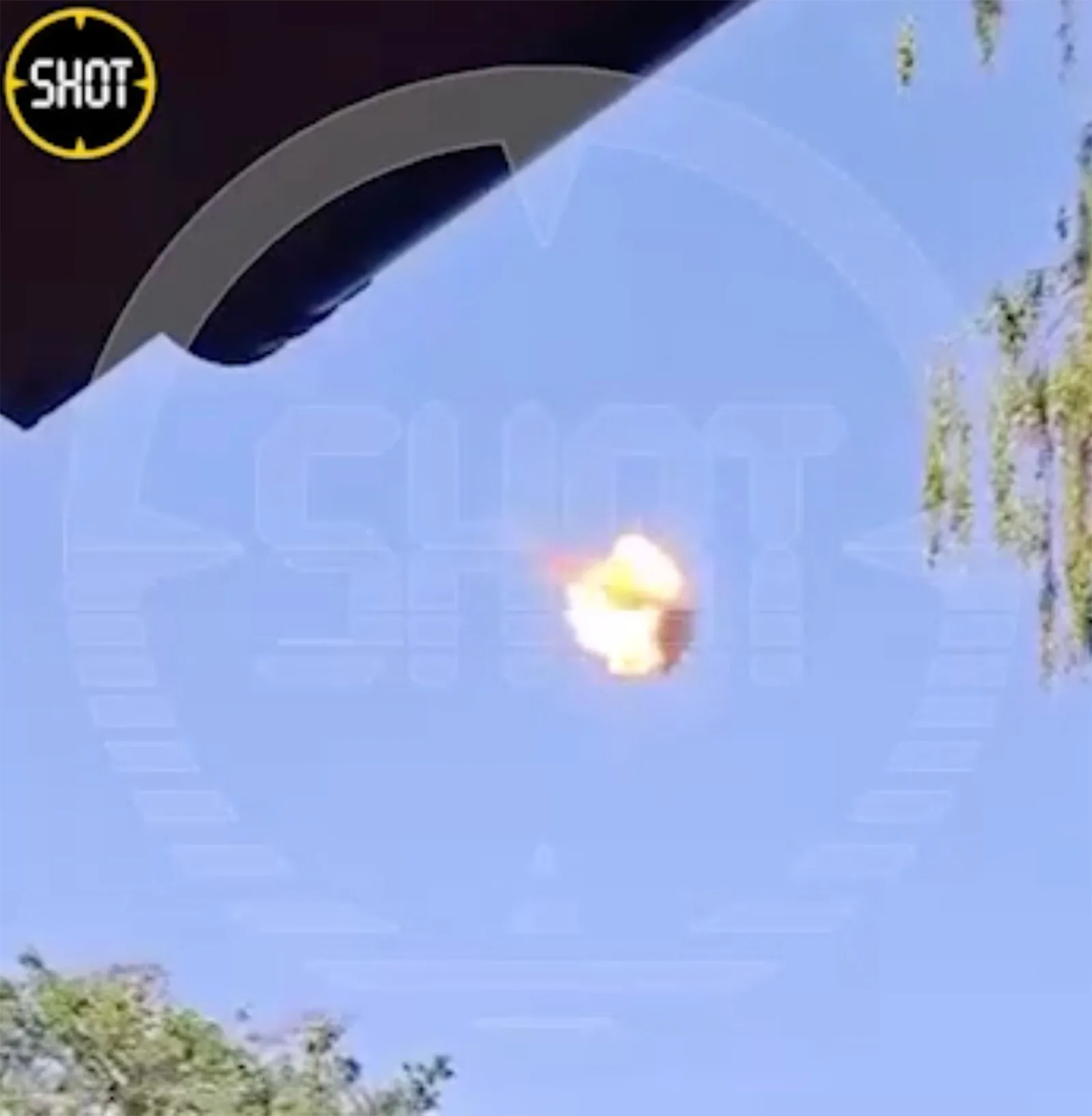 Explozie în cer, rachete interceptate de apărarea antiaeriană.