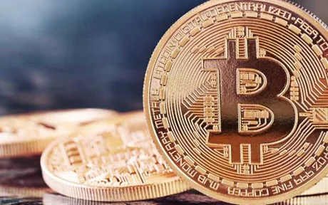 Monede digitale reprezentând interesul românilor pentru criptomonede.