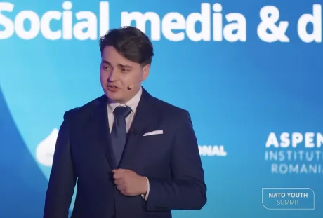 Selly vorbește despre politica și compromisurile acesteia în cadrul unui podcast.