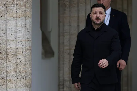 Volodimir Zelenski discută despre prelungirea legii marțiale în Ucraina.