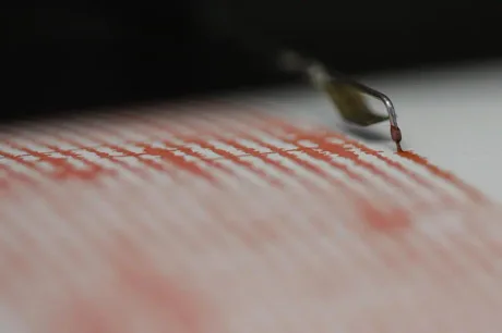 Grafic al activității seismice în zona Vrancea, evidențiind cutremure recente.