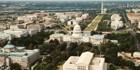 Vedere panoramică asupra clădirilor guvernamentale din Washington D.C.
