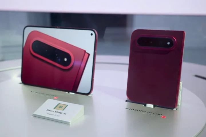 Xiaomi 18 Fold expus la IFA 2026, cu un design inovator.