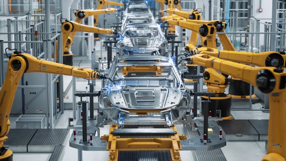 Producătorii auto din Europa anunță concedieri masive și închideri de fabrici - Transformările structurale și presiunea costurilor afectează grav industria