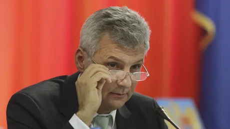 Daniel Zamfir discutând despre listarea companiilor de stat la bursă.