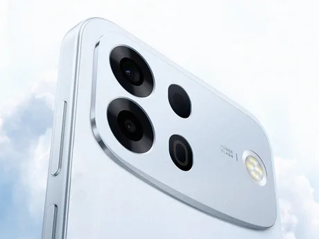 Detaliu al modulului foto al telefonului Oppo A7 Pro Max.