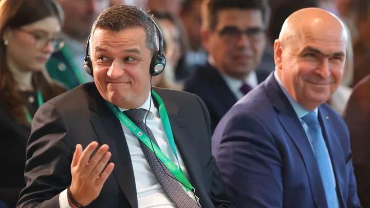Sorin Grindeanu și Ilie Bolojan discută despre legea salarizării în contextul blocajului politic.