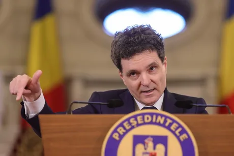 Nicușor Dan discută despre soluții pentru criza politică actuală.