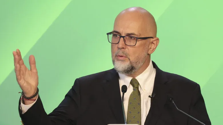 Kelemen Hunor discutând despre condițiile UDMR pentru sprijinul guvernamental.